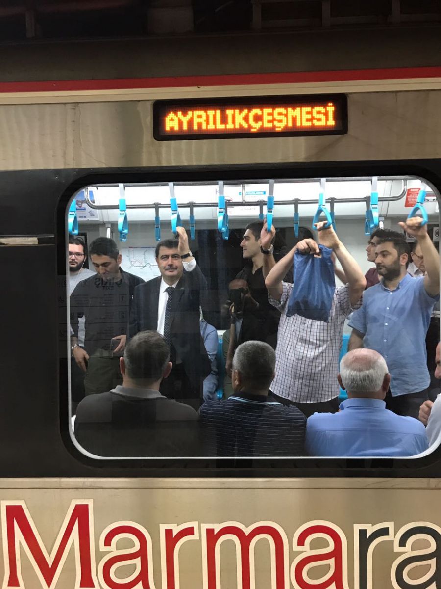 İstanbul Valisi Vasip Şahin Marmaray'da