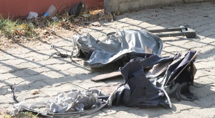 Şüpheli valiz fünyeyle patlatılarak imha edildi