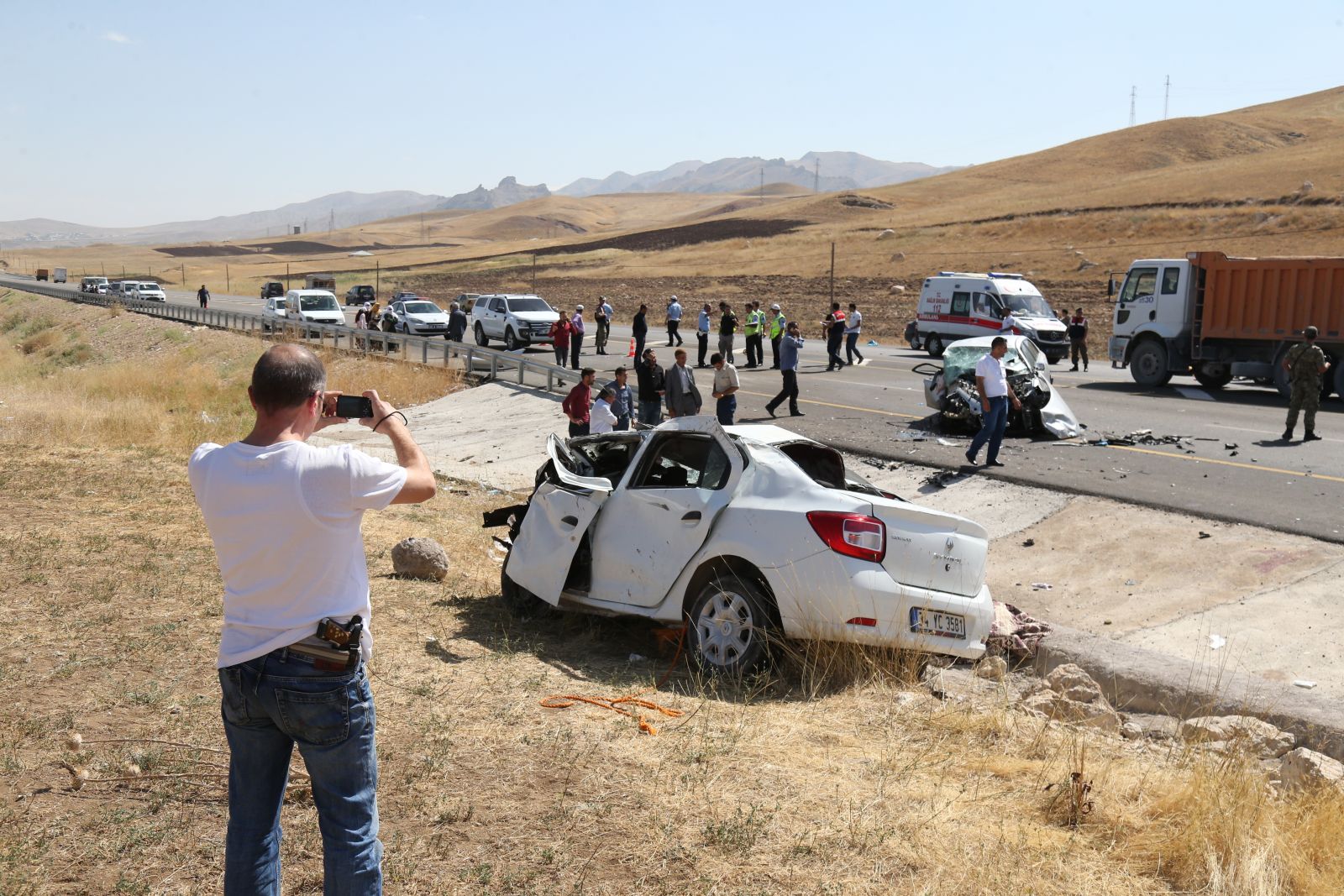 Türkiye'de yollar bugün kan gölüne döndü, 16 ölü var