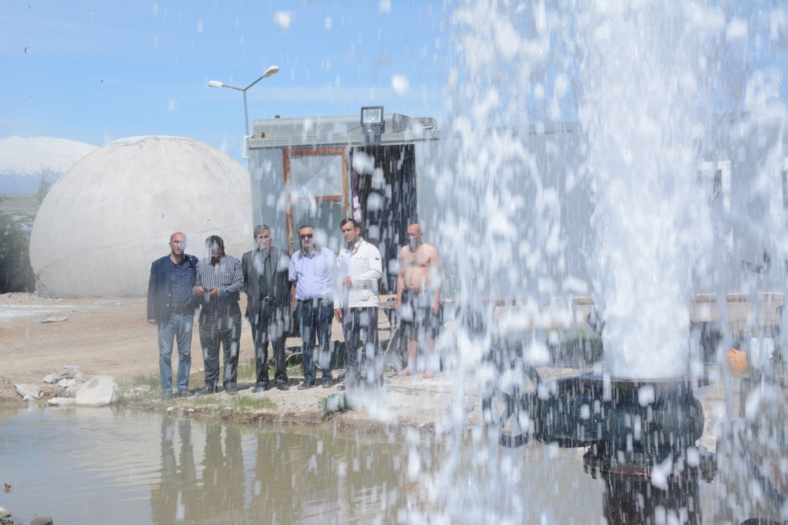 Van Gölü kıyısında 60 derecelik termal su kaynağı bulundu