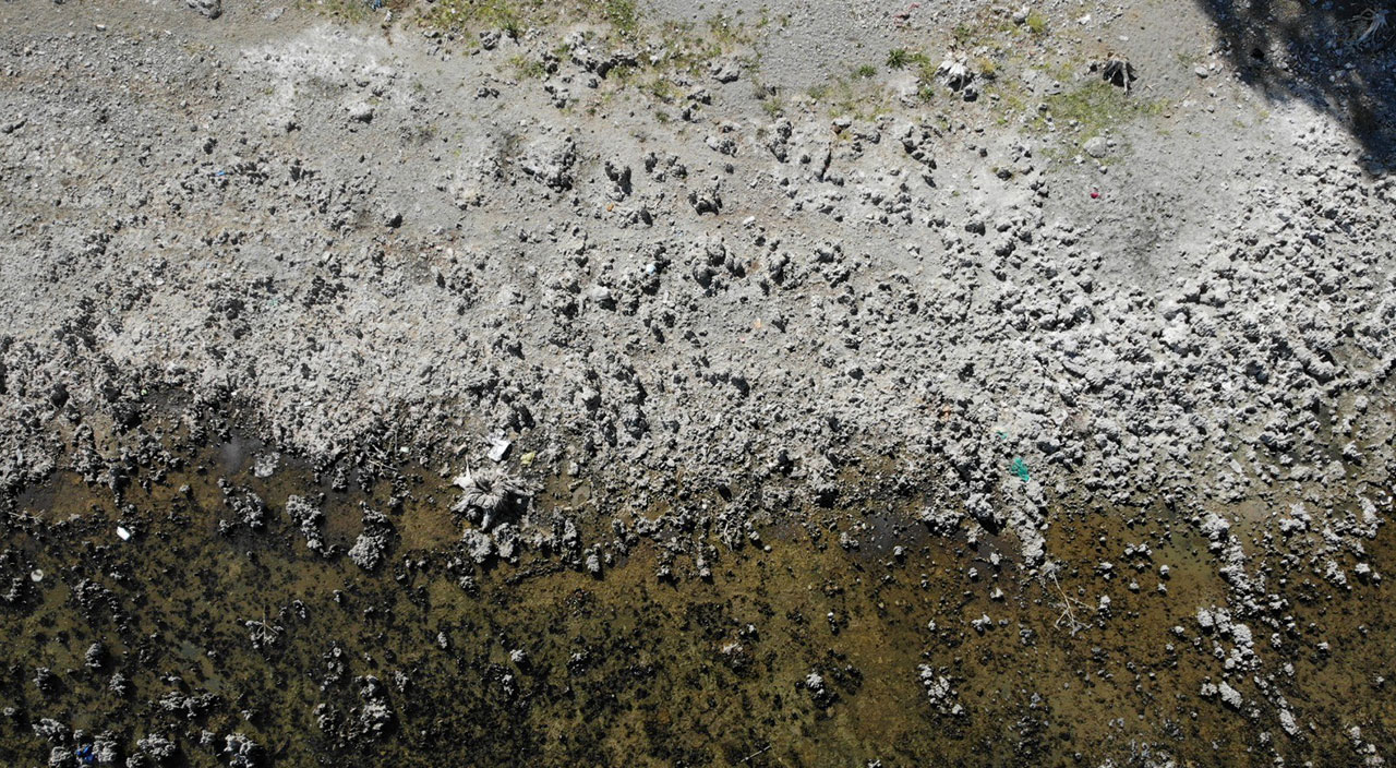 Bölge halkı endişeli! Van Gölü'nde binlerce yıllık mikrobiyalitler ortaya çıktı