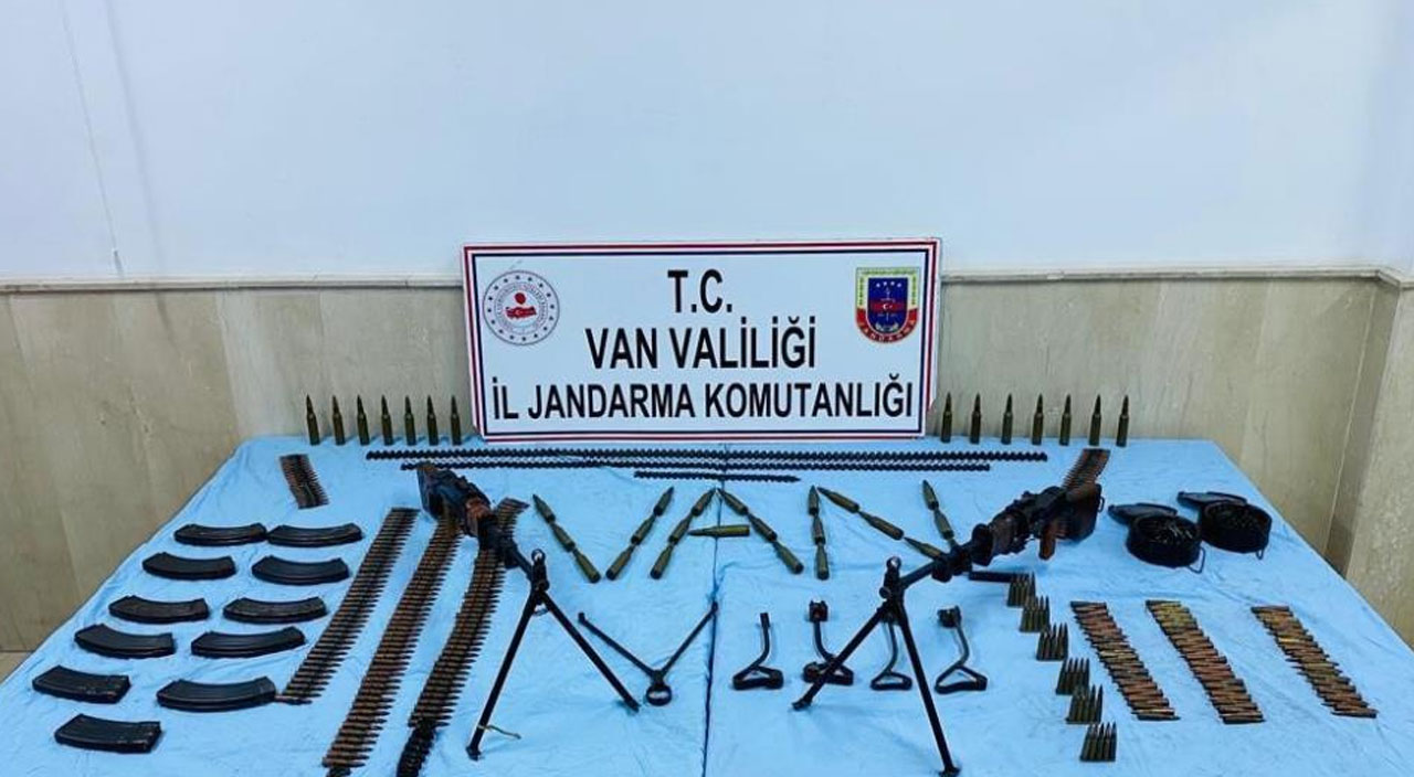 Tendürek’te PKK’ya ait 3 cephanelik yerle bir edildi