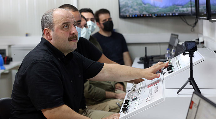 Bakan Varank: İnsansız uzay aracının tasarımına başladık