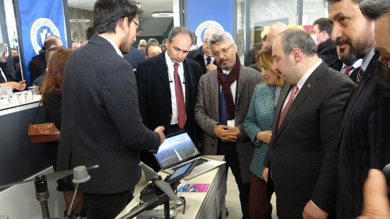 Bakan Varank'tan muhalefete hodri meydan: Gelsin görsünler