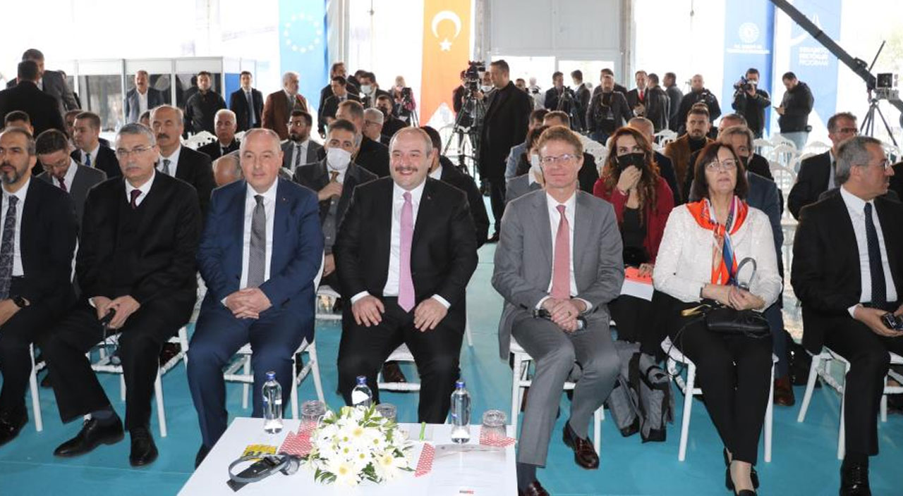 Bakan Varank'tan altın rezervi açıklaması: Dünyada 12. sıradayız Bakan Varank'tan altın rezervi açıklaması: Dünyada 12. sıradayız