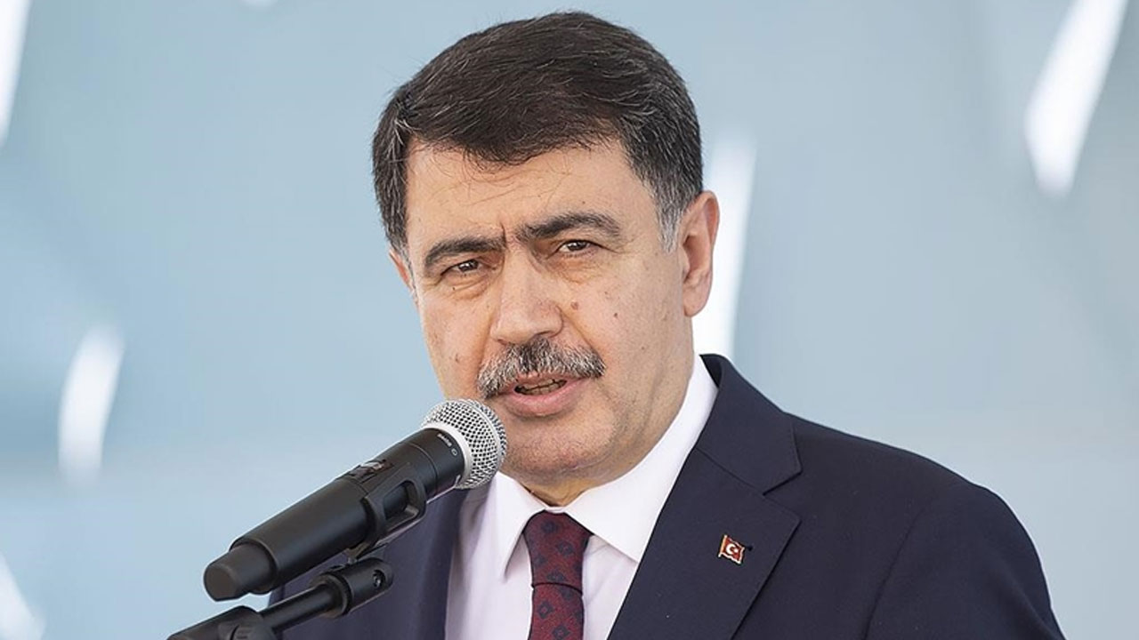 Yollar göle döndü, vatandaşlar botlarla kurtarıldı: Ankara sele teslim Yollar göle döndü, vatandaşlar botlarla kurtarıldı: Ankara sele teslim