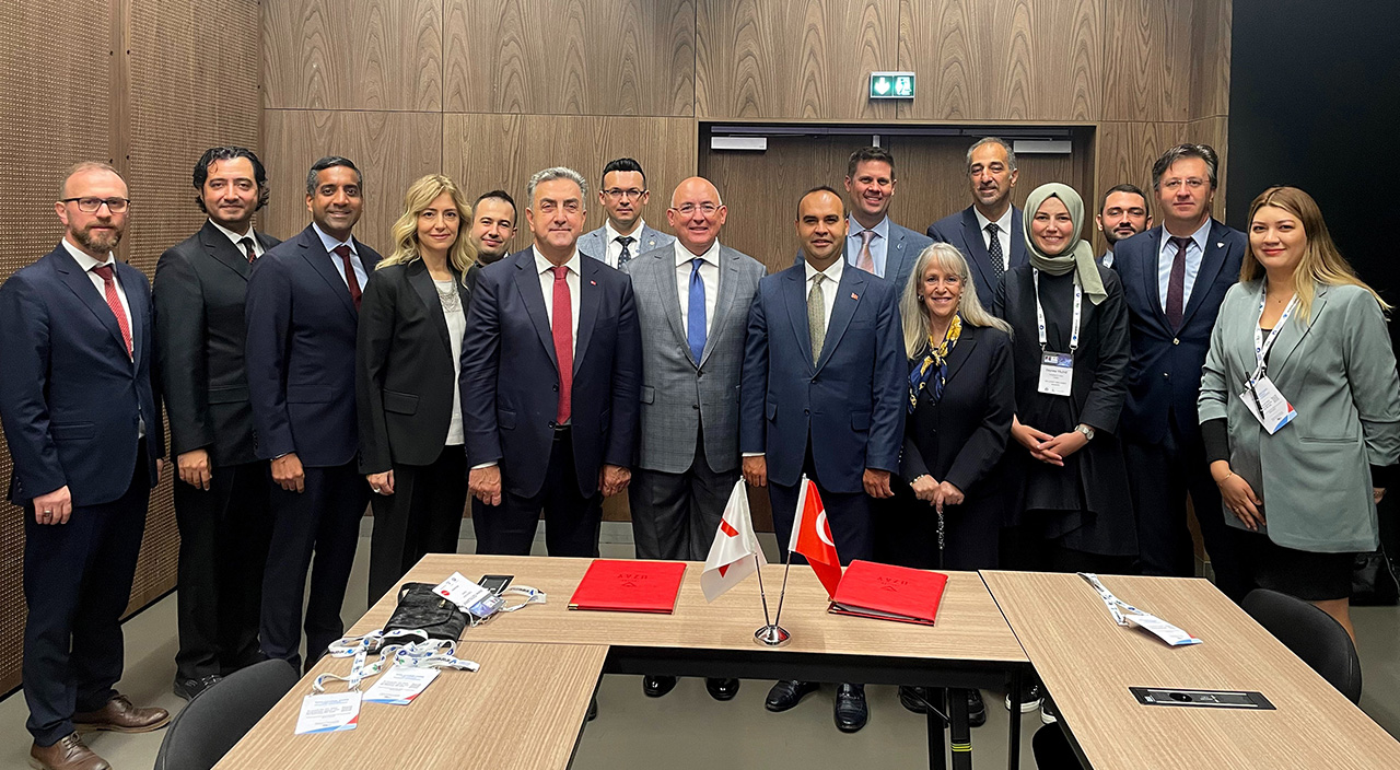 Türk uzay yolcusu için heyecanlandıran hamle! İmzalar atıldı