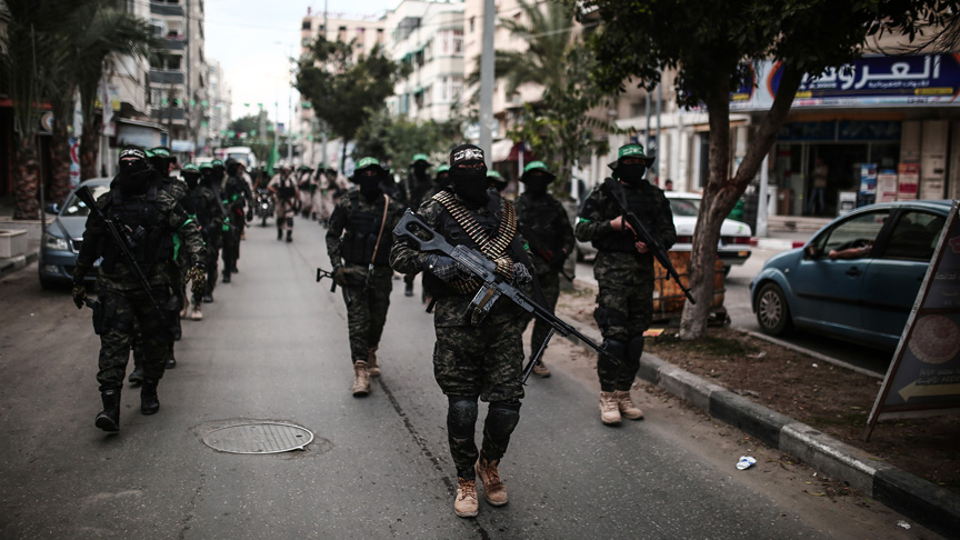 Hamas'ın kuruluş yıl dönümünde askerî geçit töreni düzenlendi
