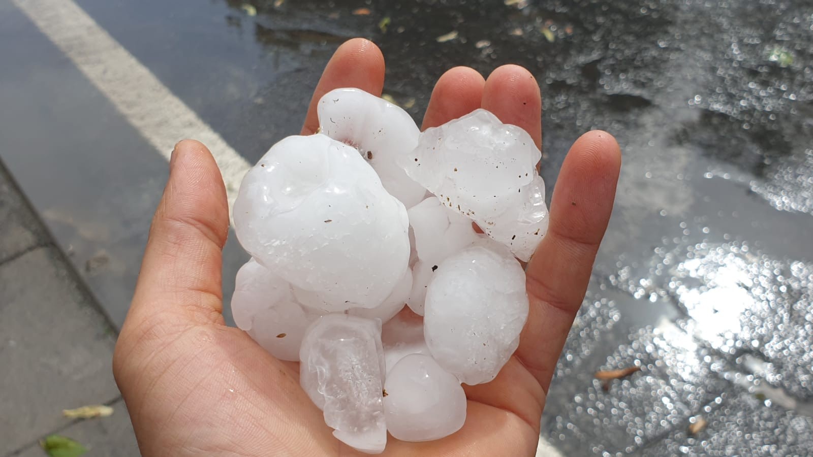 İstanbul’da dolu yağışı İstanbul’da dolu yağışı