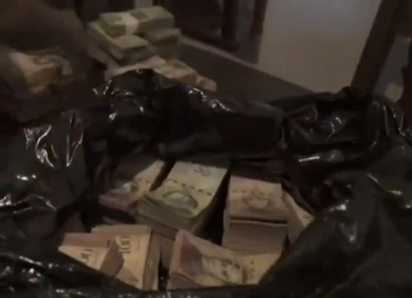 Venezuela para birimi Bolivar kağıttan bile daha değersiz