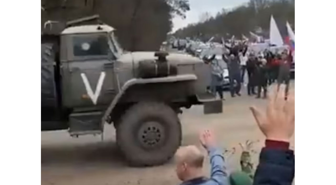 Rus halkından Ukrayna’ya işgale giden askerlere coşkulu destek Rus halkından Ukrayna’ya işgale giden askerlere coşkulu destek