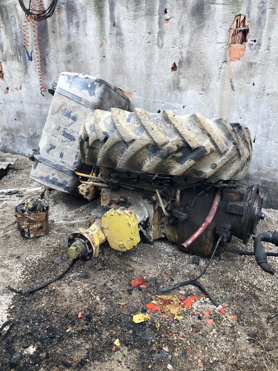 6 tonluk iş makinesini vince yükleyip çaldılar