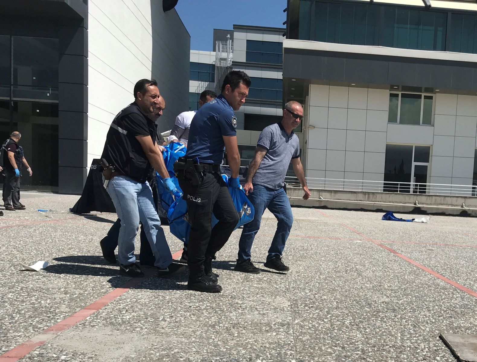 Vinç devrildi: 2 ölü