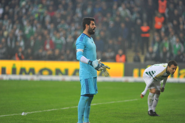 Volkan Demirel takım arkadaşlarına küfür etti