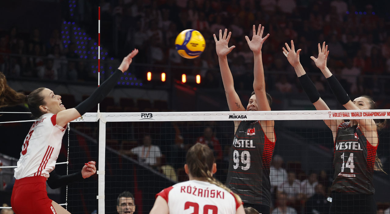 Voleybol haberleri... Polonya'yı mağlup eden A Milli Takım, Dünya Şampiyonası'nda grubu lider bitirdi