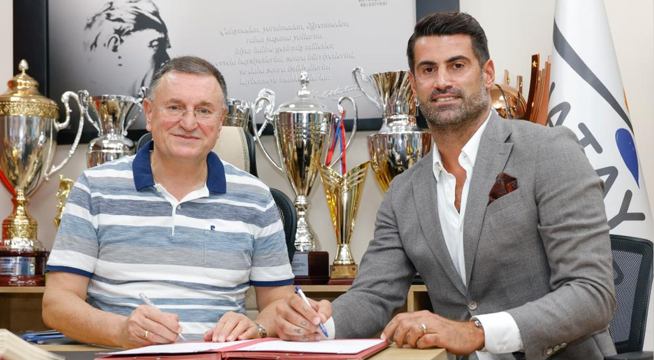 Volkan Demirel Hatayspor ile 1+1 yıllık sözleşme imzaladı! İşte ilk icraatı