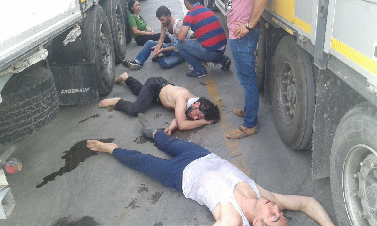 Teröristler TIR'da havasızlıktan bayılmak üzereyken böyle bulundu!