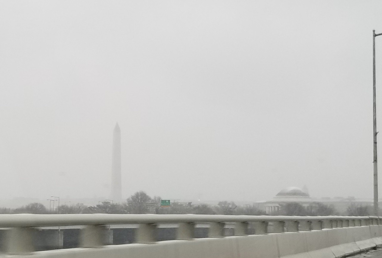 Washington'a mevsimin ilk karı düştü