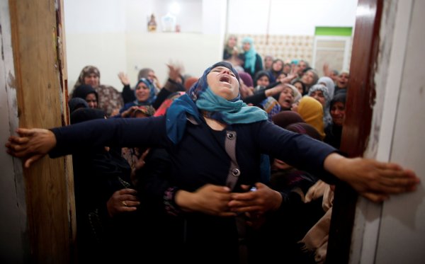 İsrail'in Gazze'de katlettiği Filistinlilerin evinde büyük acı