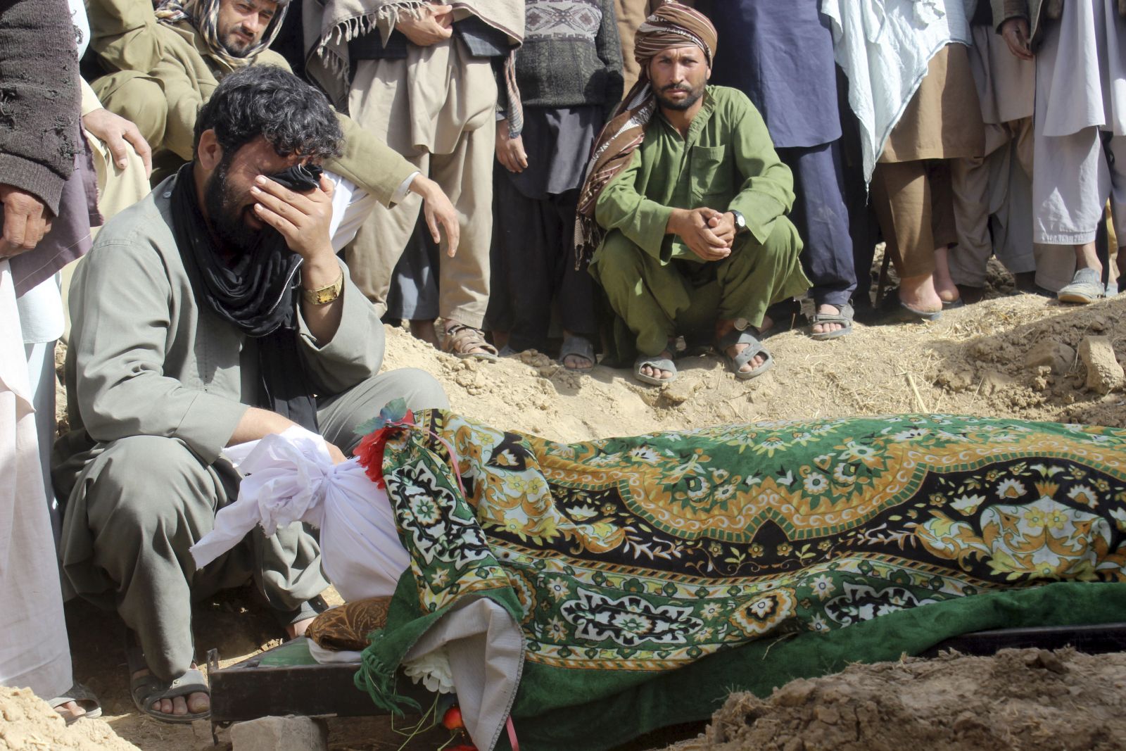 Afganistan'da Taliban'a yönelik operasyonda 30 sivil öldü