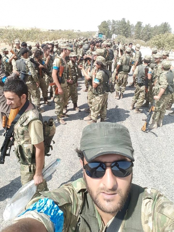 Suriye'deki Türkmen Birlikler Türk tanklarını karşıladı