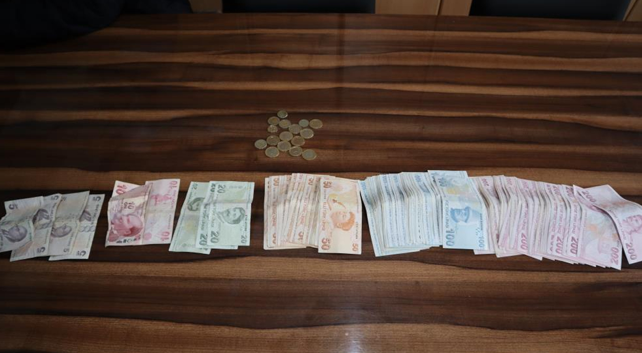 Dilencinin üzerinden çıkan para ekipleri bile şaşırttı Dilencinin üzerinden çıkan para ekipleri bile şaşırttı