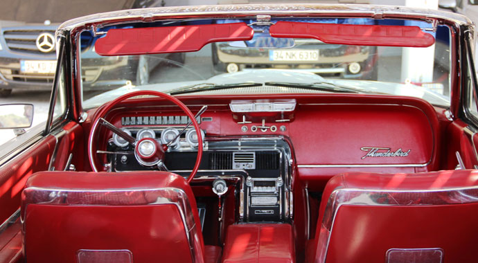 Milyon dolarlık klasik araçların yarışacağı 'Tarihi Batı Anadolu Rallisi' Bodrum’dan start aldı