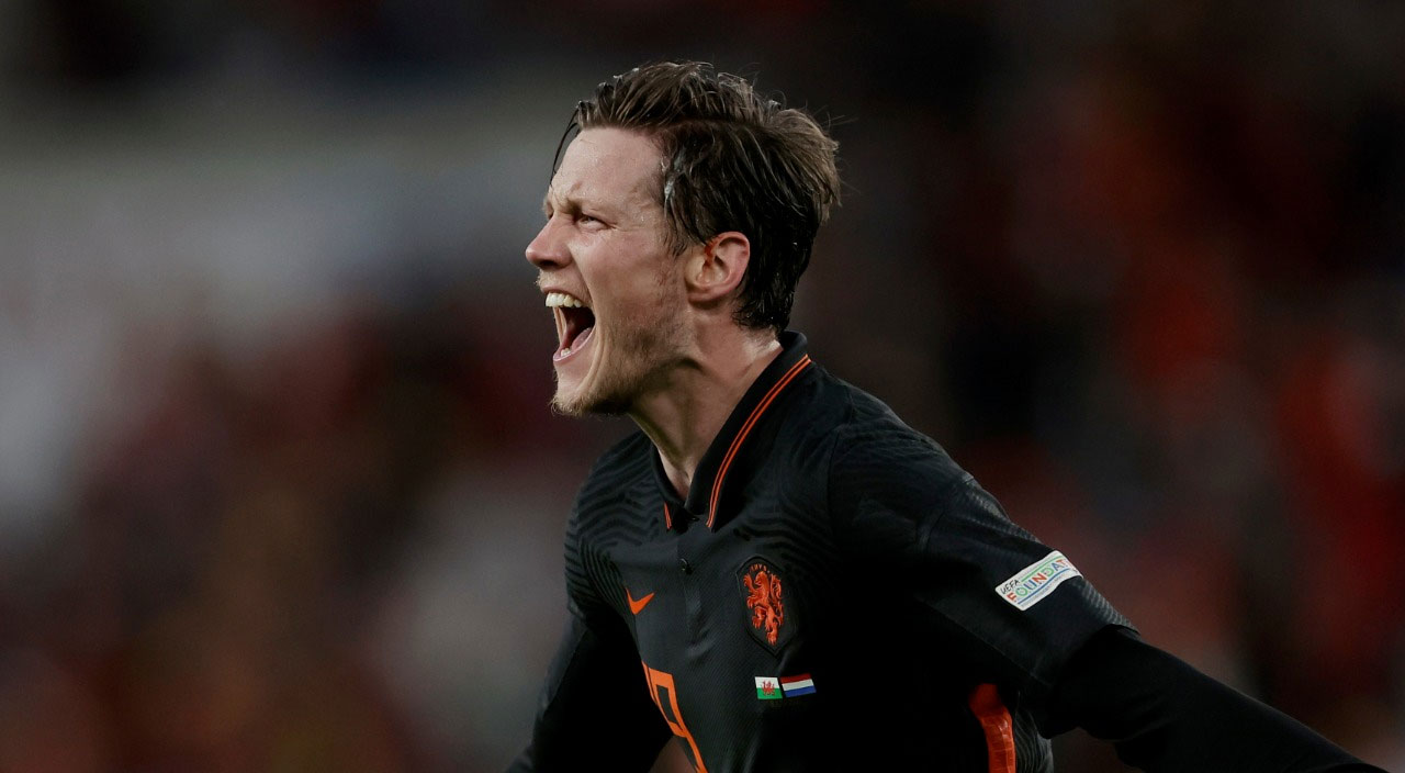 Wout Weghorst Kartal pençesi yaptı, sosyal medya yıkıldı! Beşiktaş'a gelecek mi? Wout Weghorst Kartal pençesi yaptı, sosyal medya yıkıldı! Beşiktaş'a gelecek mi?