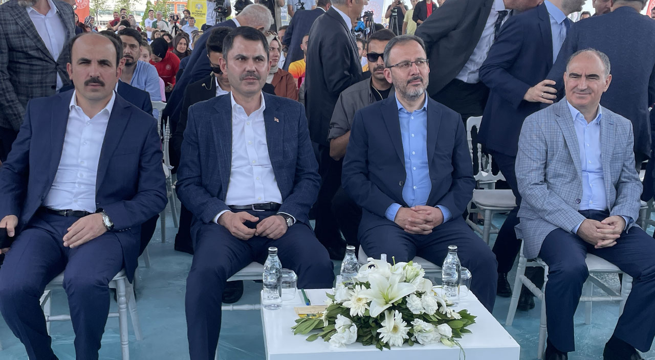 Bakan Kasapoğlu 'bu bir rekor' diyerek duyurdu: 2 bin 79 madalya kazandık