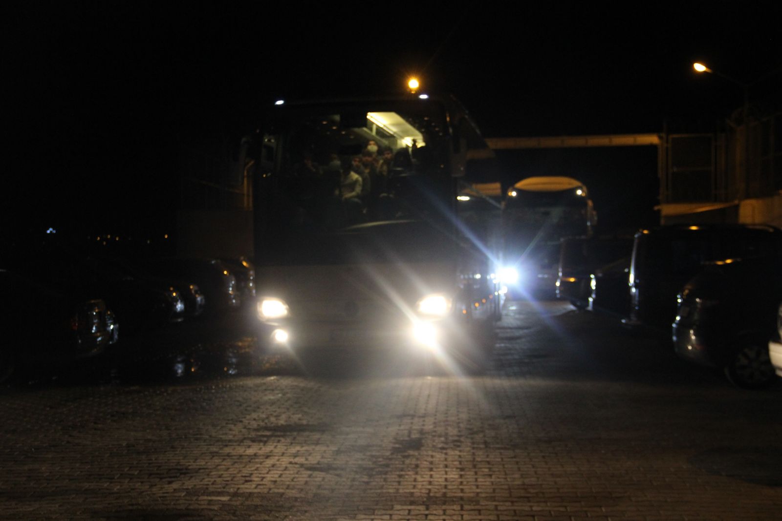 Avrupa kapıları açıldı, mülteciler akın akın gitmeye başladı