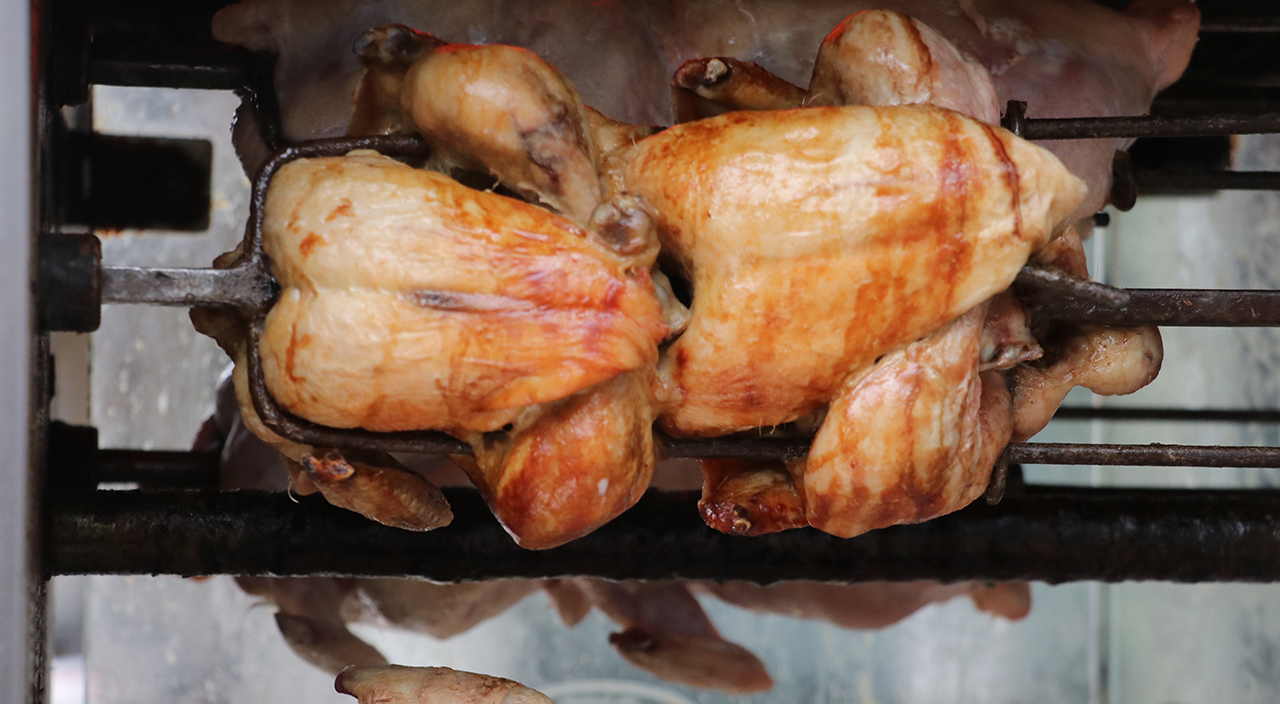 Şişteki tavuğu çalan hırsıza işyeri sahibi hakkını helal etti