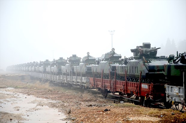 Sınıra askeri sevkiyat