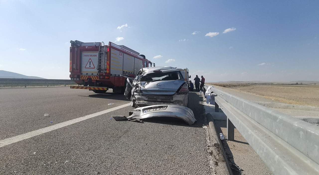 Aksaray'da tır düğün konvoyunu biçti: 3'ü ağır 8 yaralı