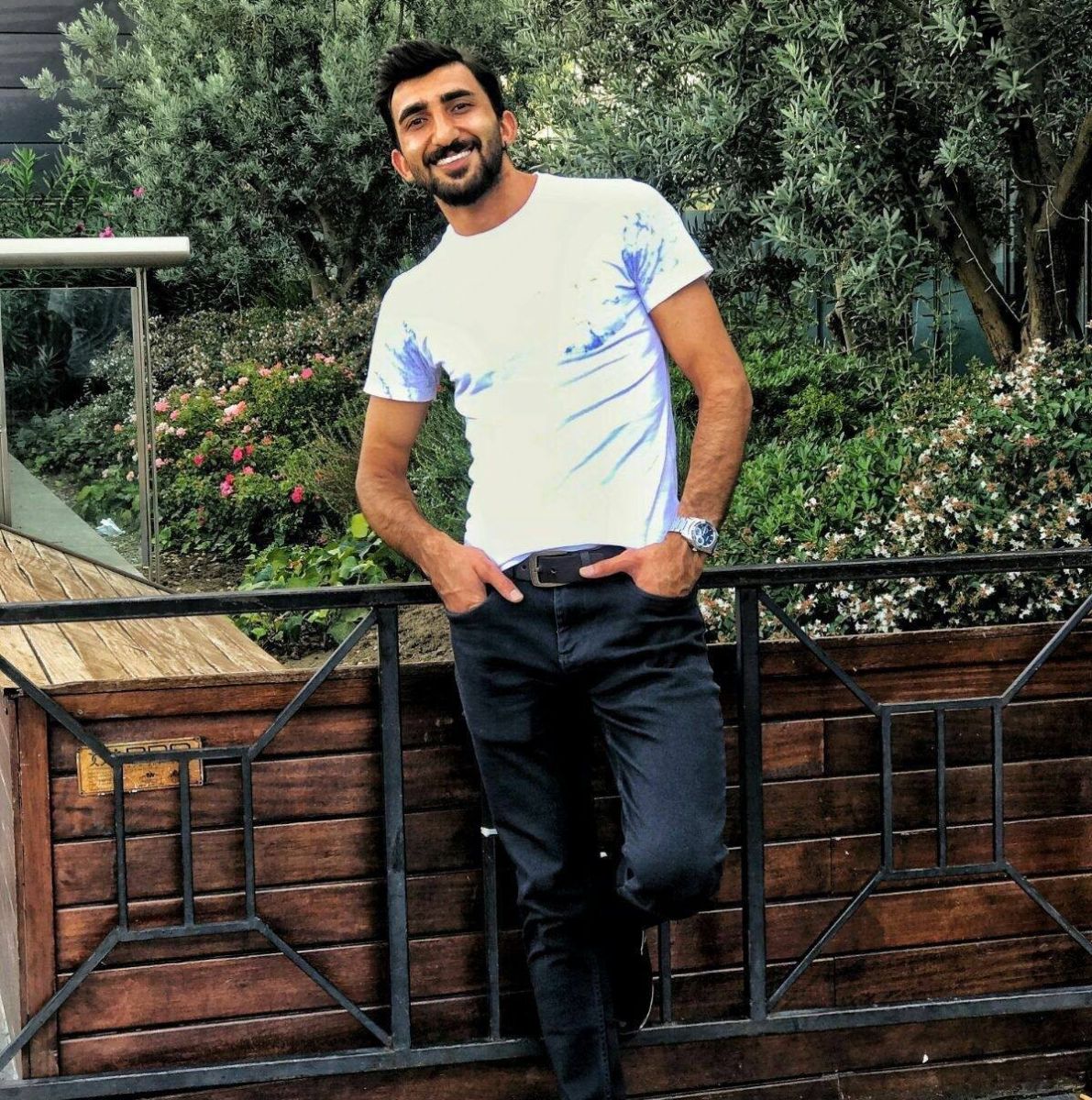 Taburcu olduktan sonra fenalaşarak ölen genci tedavi eden doktor hakim karşısında