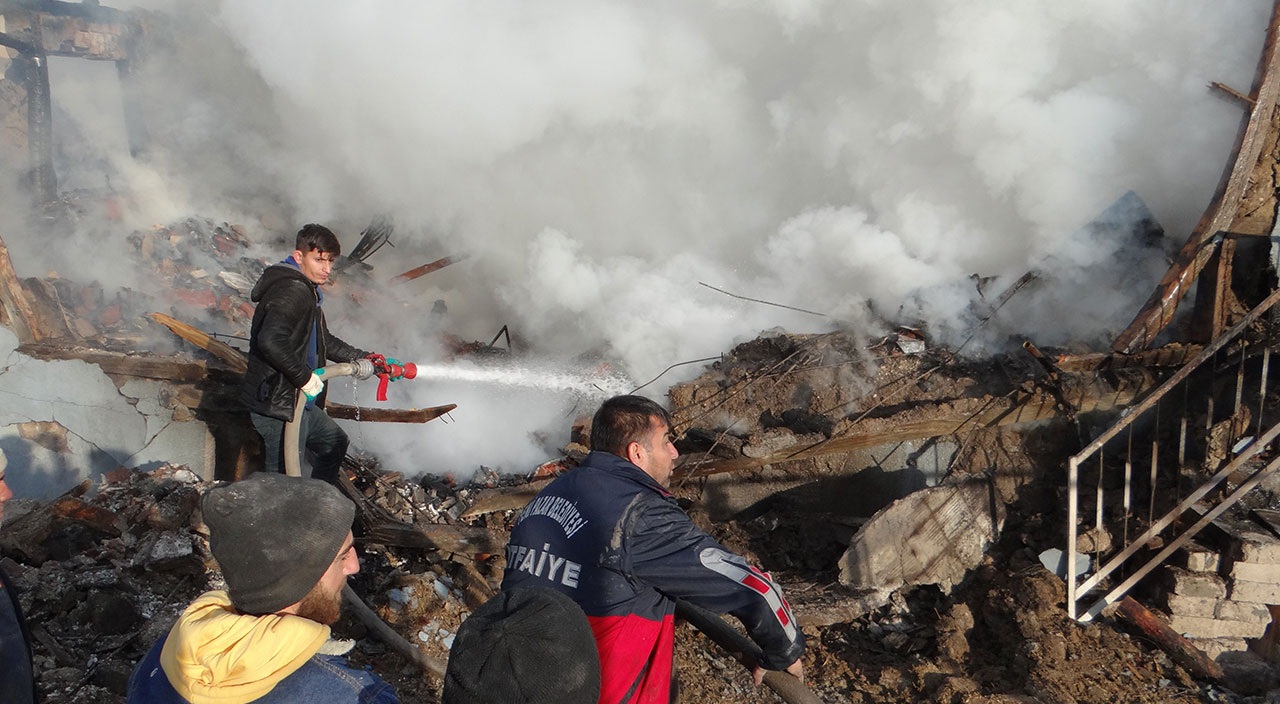 Bilecik’te kahreden olay: Eşini alevlerden kurtarmak isterken yanarak can verdi