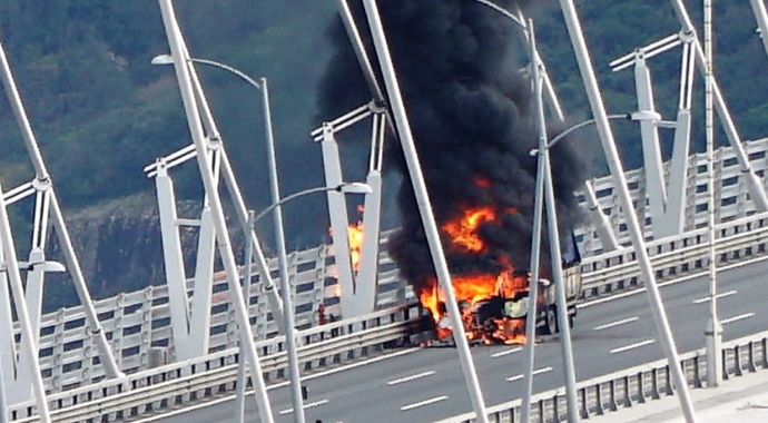 Yavuz Sultan Selim Köprüsü trafiğe kapatıldı