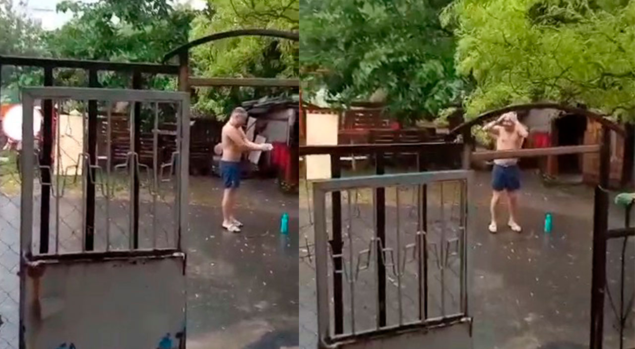 İstanbul'da şaşırtan anlar kamerada! Şampuanını alıp yağmurda yıkandı