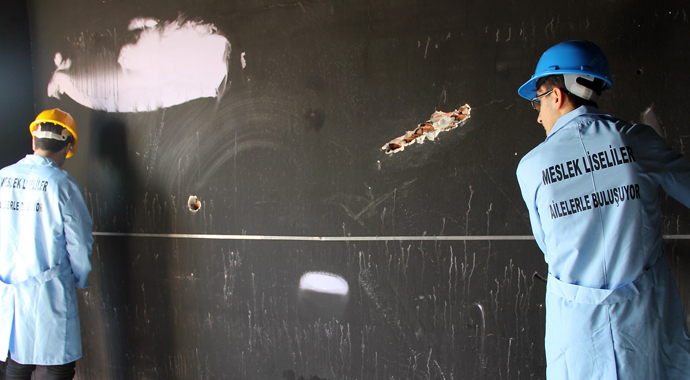 Yalova'da yanan evi öğrenciler onaracak