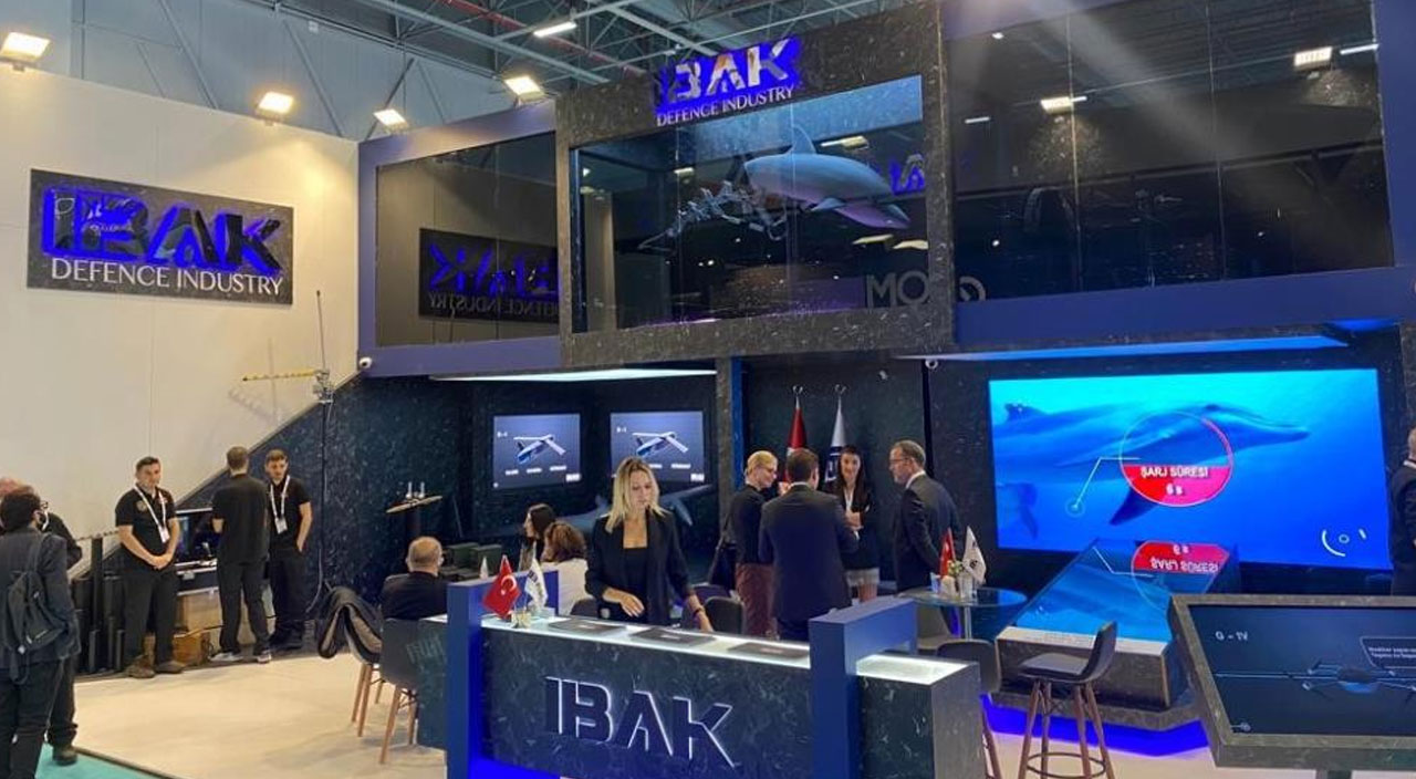 Robot yunus balığı deniz altına gireceği günü bekliyor Robot yunus balığı deniz altına gireceği günü bekliyor