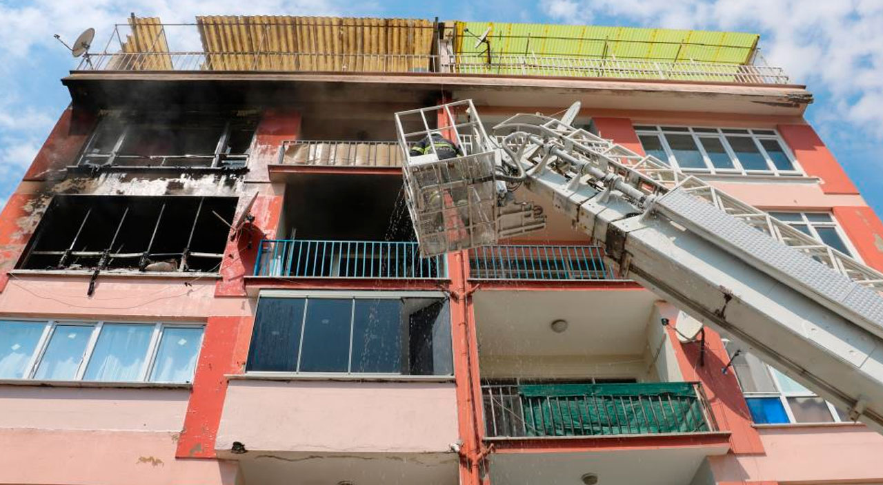 5 katlı binada can pazarı: İtfaiye zamanla yarıştı