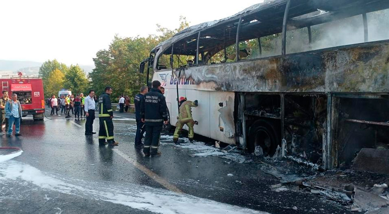 Yolcu otobüsü küle döndü: Şans eseri yaralanan olmadı