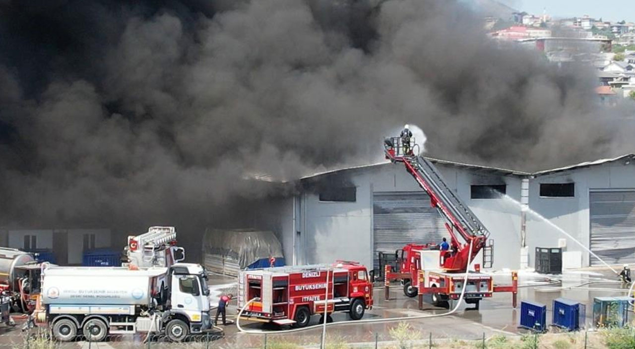 Denizli İl Emniyet Müdürlüğü'nün lojistik deposunda yangın