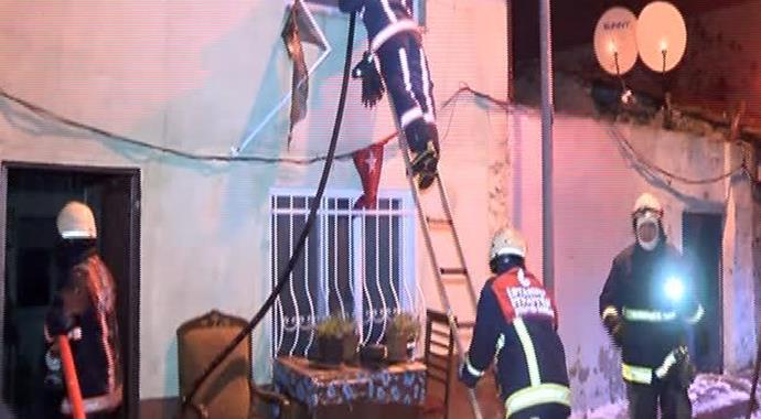 Fatih’te gecekondu yangını