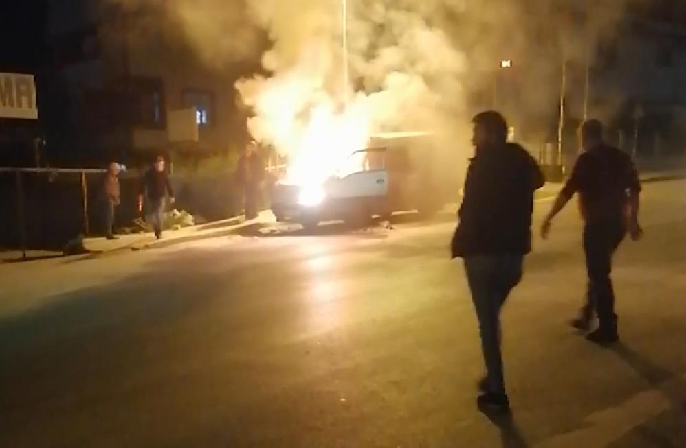 Suriyeli komşularının ekmek teknesi alev aldı, mahalleli seferber oldu