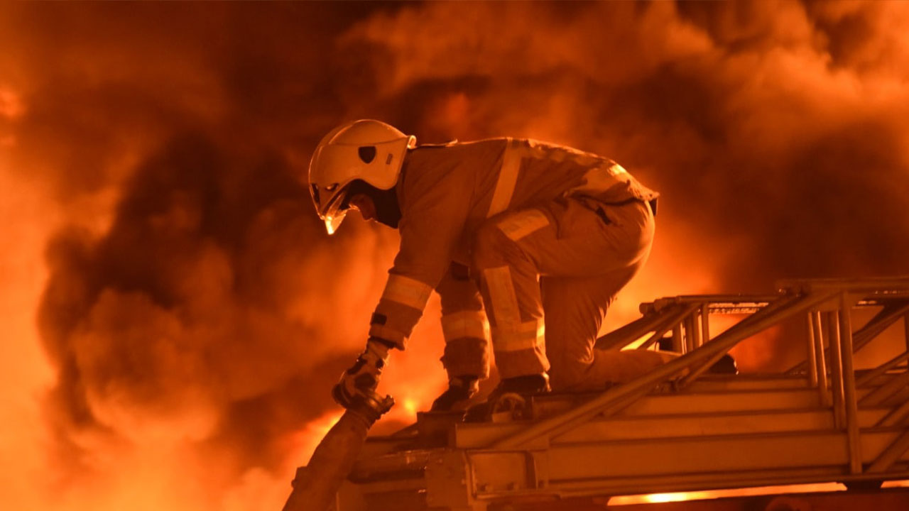 Rusya, Rivne bölgesinde bir petrol deposunu vurdu