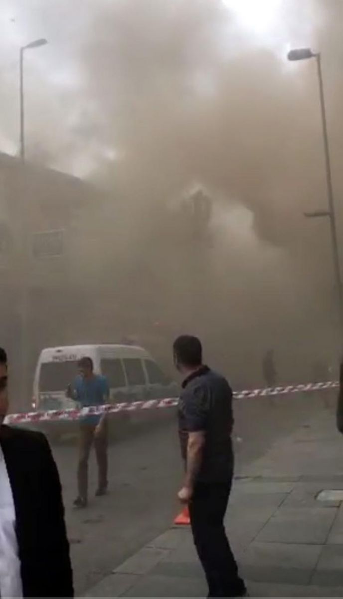Beyoğlu Talimhane'de büyük yangın çıktı