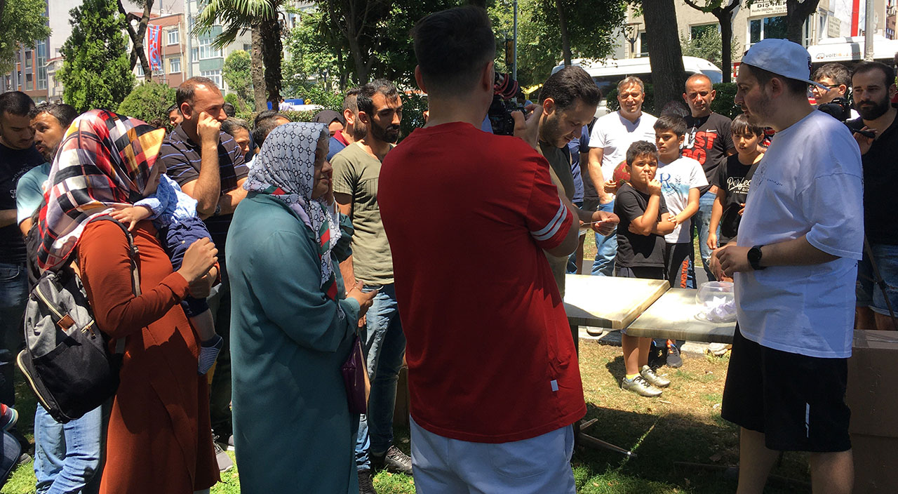 Soruya doğru cevap ver, kurbanlığı kap! Bu bilgi yarışmasının ödülü çok farklı Soruya doğru cevap ver, kurbanlığı kap! Bu bilgi yarışmasının ödülü çok farklı