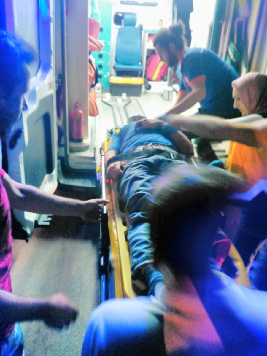 Dairesinin kapısını açamayan kişiye yardım etmek isterken öldü