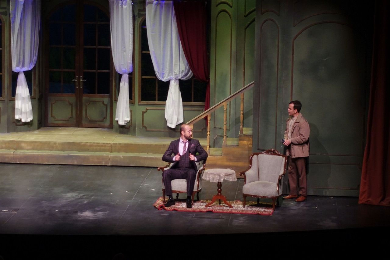 AKM’de Necip Fazıl Kısakürek oyunu