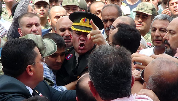 Yarbay Mehmet Alkan CHP'li oldu